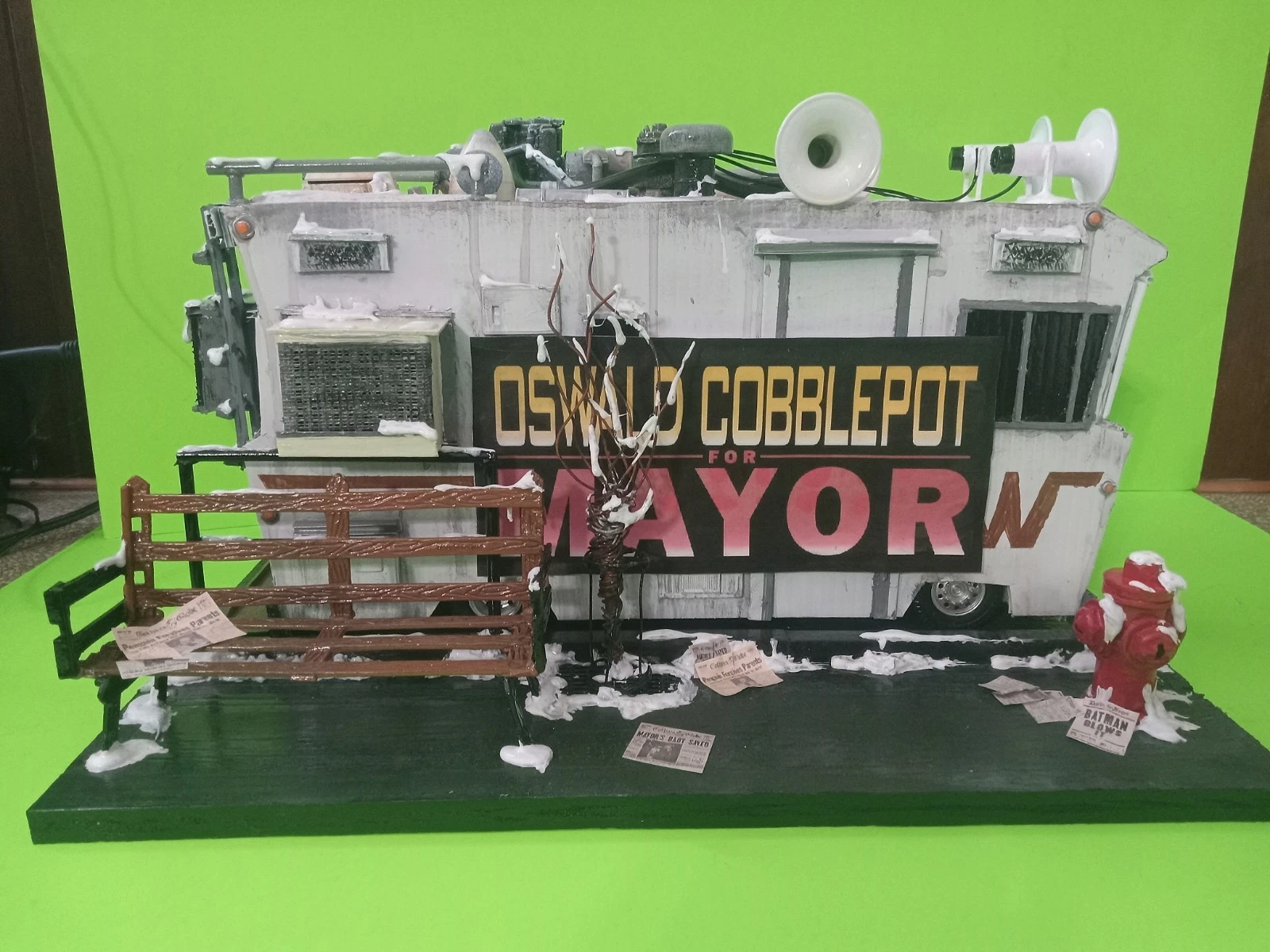 Batman Returns Diorama For 7 inch McFarlane Toys Penguin Figure Neca Mezco Toys