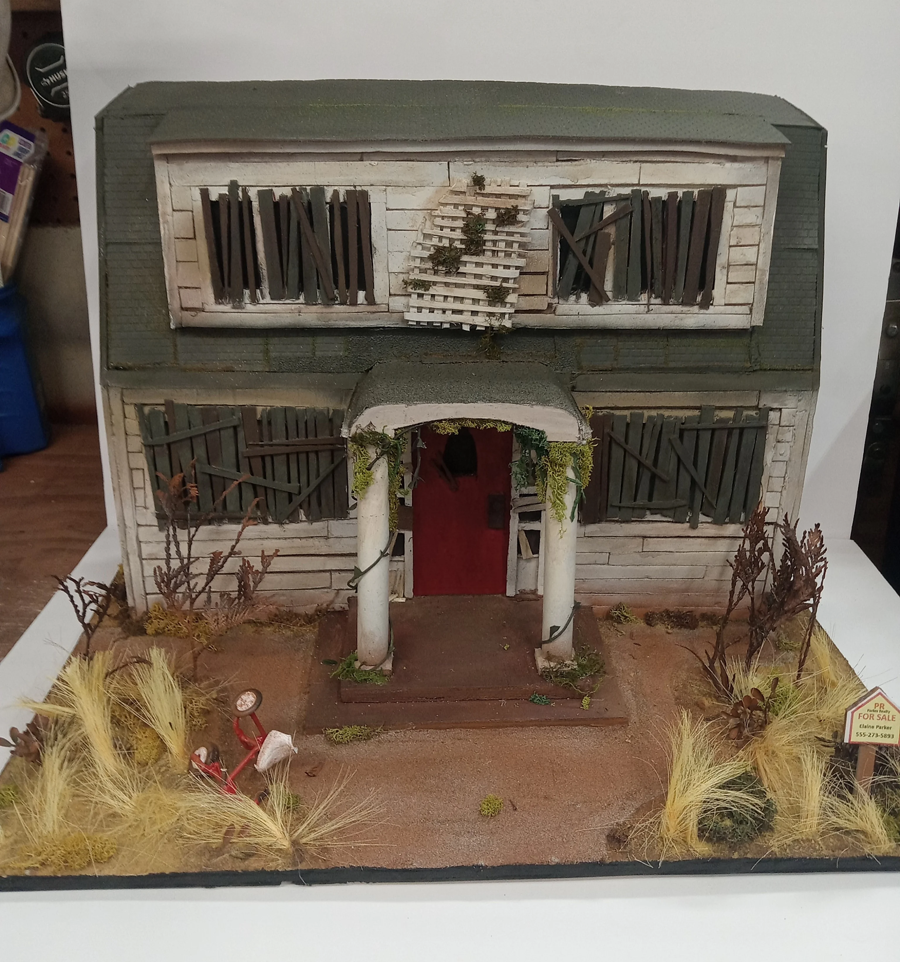 Abandoned Farmhouse — Decay Study Diorama (1:12) - View 1