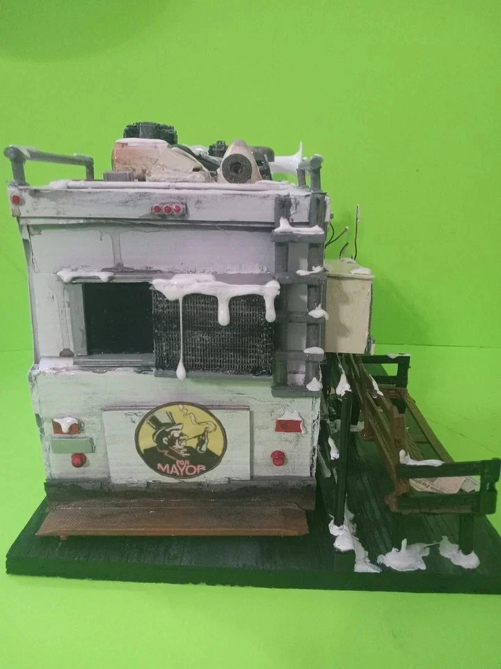 Neca Batman Macfarlane Toys 1/12 Scale Batman Returns Penguin Rv For 7 Inch Figs thumbnail 6