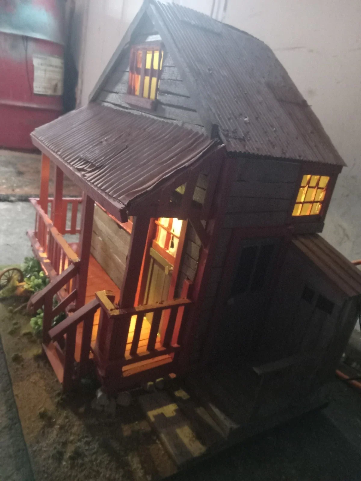 Friday the 13th Part III — Higgins Haven Cabin Display (1:12) thumbnail 3