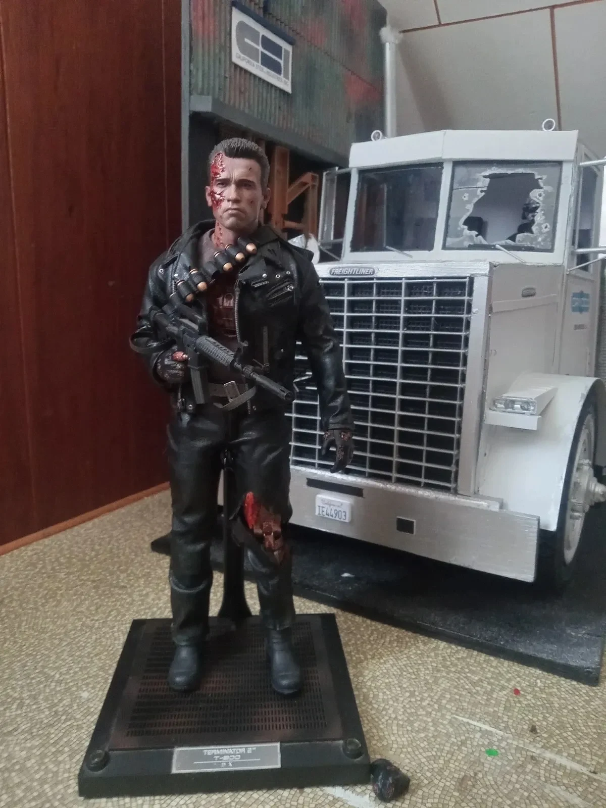 T2 Liquid Nitrogen Tanker Diorama thumbnail 11