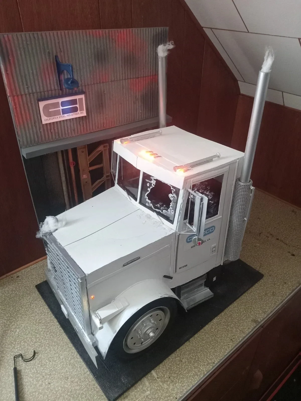 T2 Liquid Nitrogen Tanker Diorama thumbnail 18