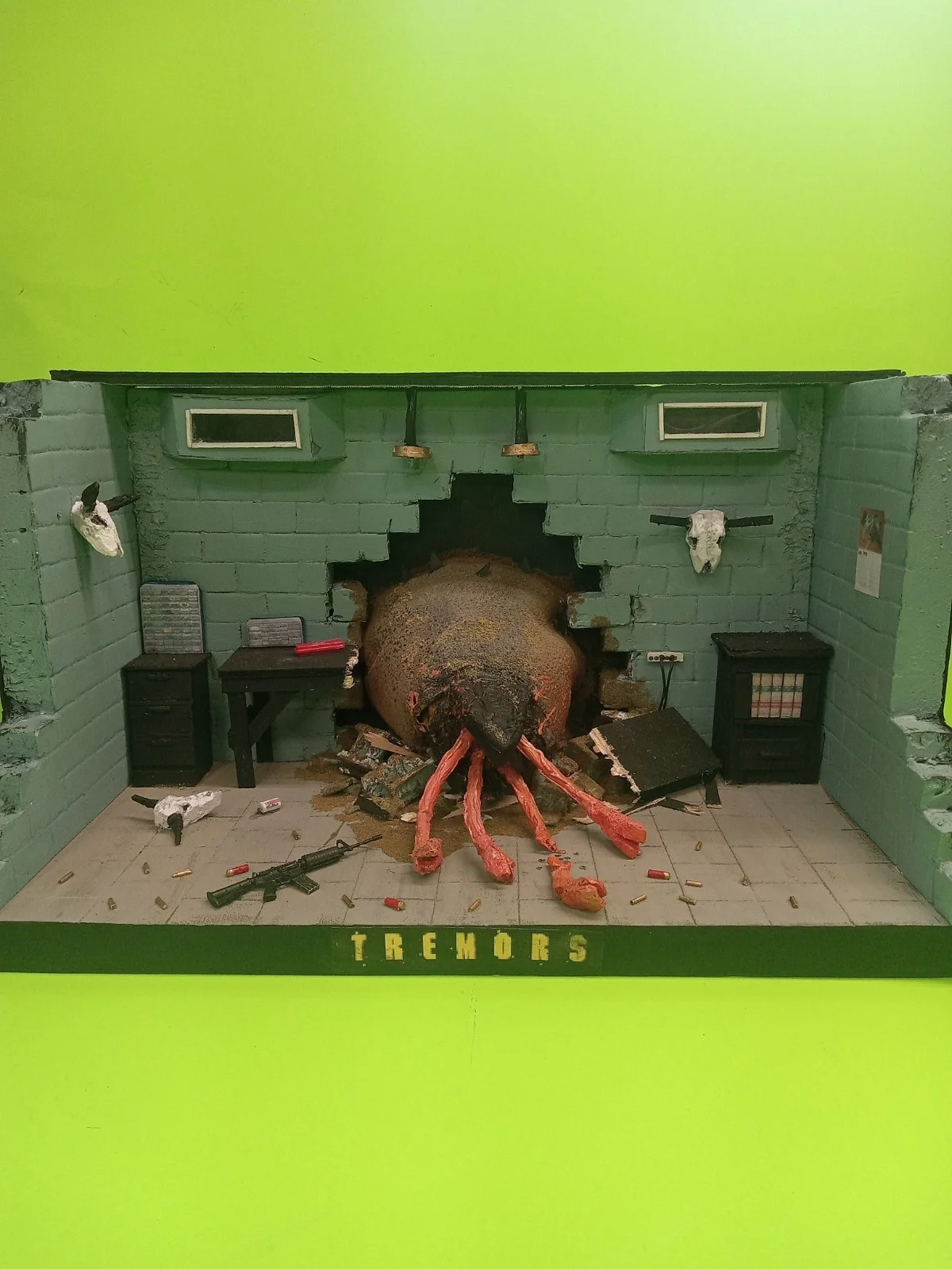 Tremors — Burt's Rec Room Graboid Breach Diorama (1:12) (Lights Up) thumbnail 4